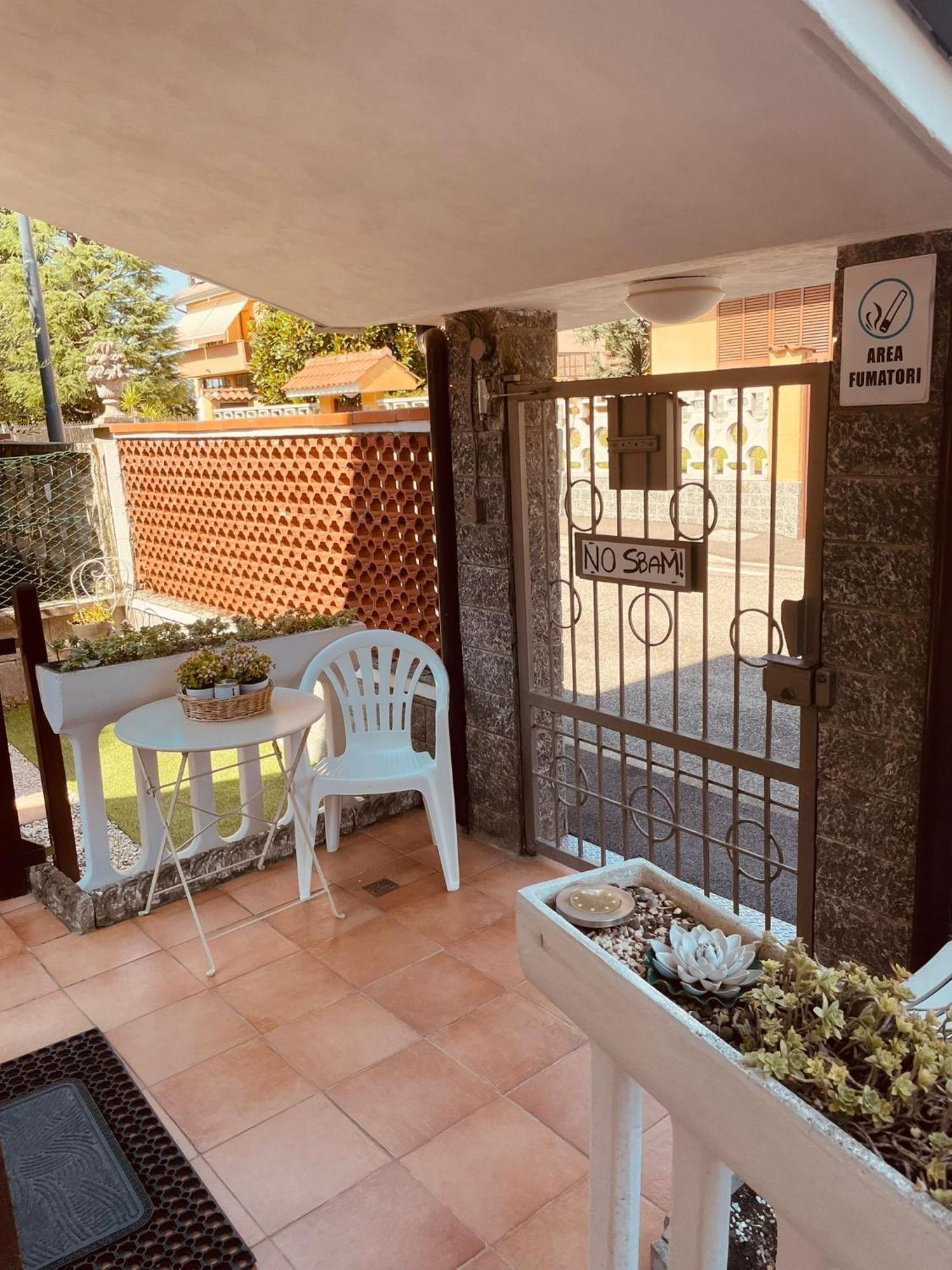 Apartamento Casa Vacanze Il Fiore Di Loto Zibido San Giacomo Exterior foto