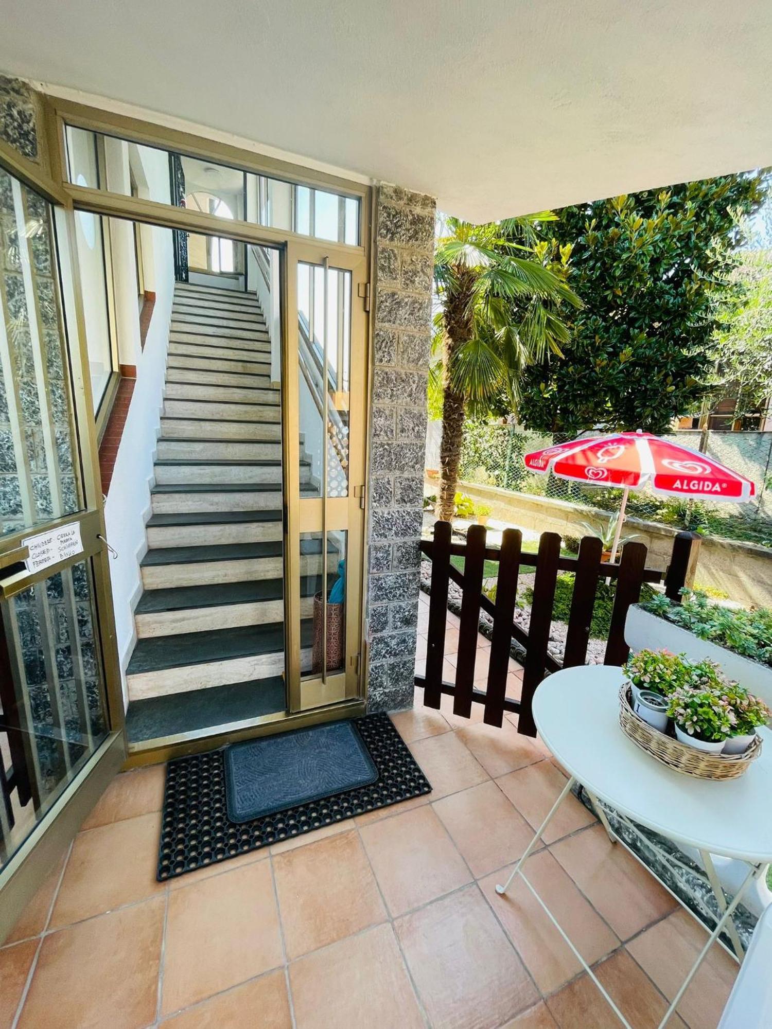 Apartamento Casa Vacanze Il Fiore Di Loto Zibido San Giacomo Exterior foto